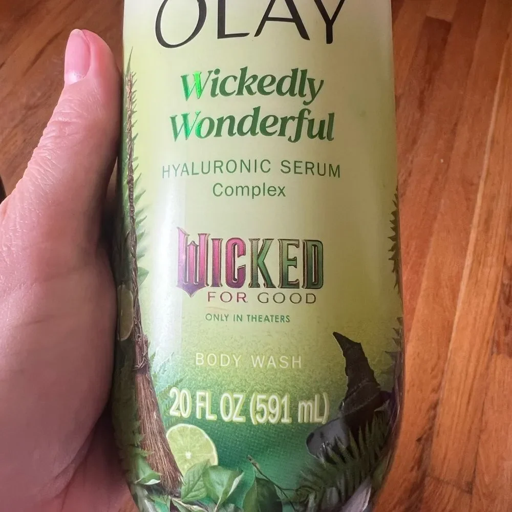 OLAY Wickedly Wonderful ELPHABAS Edition Body Wash 20 Oz